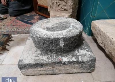 انتقال پایه ستون های سنگی مسجد روستای برده رشان به موزه مردم شناسی مهاباد